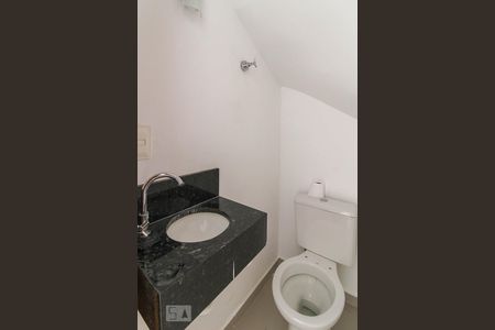Casa de condomínio à venda com 60m², 2 quartos e 1 vagaLavabo