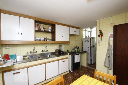Apartamento à venda com 368m², 4 quartos e sem vagaCozinha