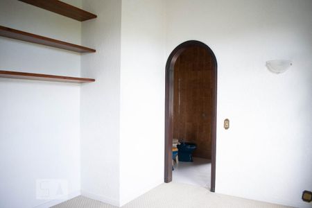 Casa de condomínio à venda com 550m², 3 quartos e 6 vagasQuarto Suíte 3