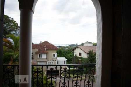 Casa de condomínio à venda com 550m², 3 quartos e 6 vagasVaranda