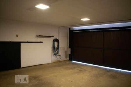 Casa de condomínio à venda com 550m², 3 quartos e 6 vagasGaragem