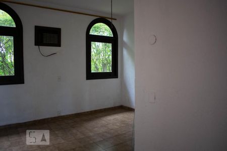Casa de condomínio à venda com 550m², 3 quartos e 6 vagasQuarto de Serviço