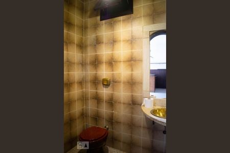 Casa de condomínio à venda com 550m², 3 quartos e 6 vagasBanheiro