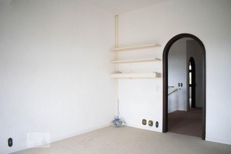 Casa de condomínio à venda com 550m², 3 quartos e 6 vagasQuarto Suíte 2