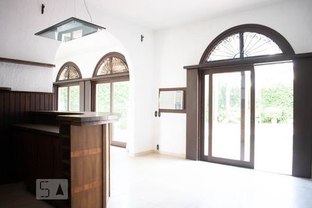 Sala de Estar de casa de condomínio à venda com 3 quartos, 550m² em Cavalhada, Porto Alegre