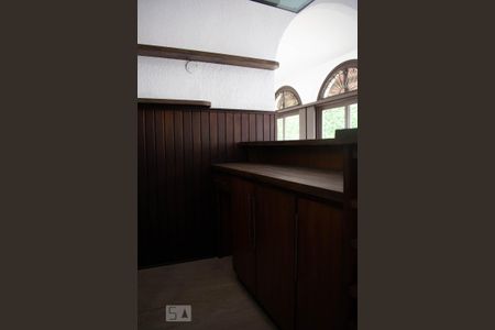 Casa de condomínio à venda com 550m², 3 quartos e 6 vagasSala de Estar