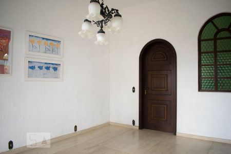 Casa de condomínio à venda com 550m², 3 quartos e 6 vagasQuarto 1