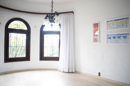 Casa de condomínio à venda com 550m², 3 quartos e 6 vagasQuarto 1