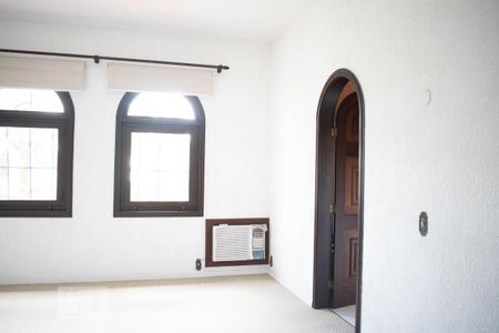 Casa de condomínio à venda com 550m², 3 quartos e 6 vagasQuarto Suíte 1