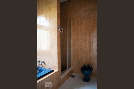 Casa de condomínio à venda com 550m², 3 quartos e 6 vagasBanheiro Suíte 1