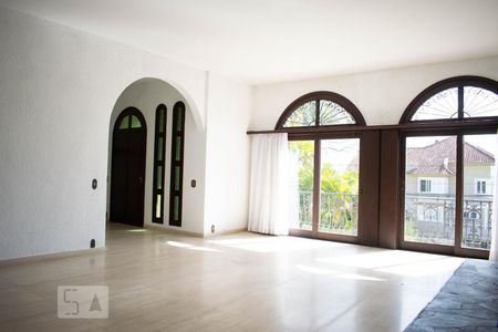 Sala de Estar de casa de condomínio à venda com 3 quartos, 550m² em Cavalhada, Porto Alegre
