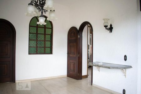 Casa de condomínio à venda com 550m², 3 quartos e 6 vagasQuarto 1