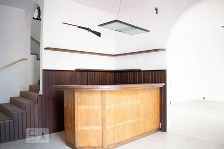 Sala de Estar de casa de condomínio à venda com 3 quartos, 550m² em Cavalhada, Porto Alegre