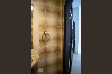 Casa de condomínio à venda com 550m², 3 quartos e 6 vagasBanheiro