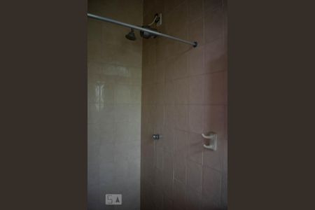 Casa de condomínio à venda com 550m², 3 quartos e 6 vagasBanheiro da Churrasqueira