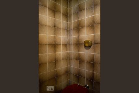 Casa de condomínio à venda com 550m², 3 quartos e 6 vagasBanheiro