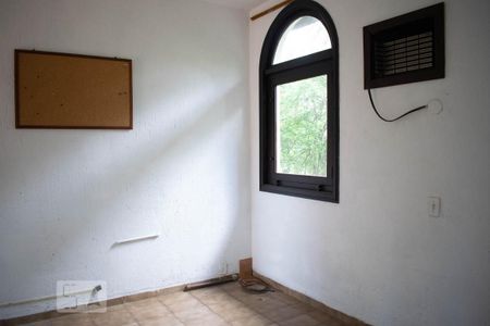 Casa de condomínio à venda com 550m², 3 quartos e 6 vagasQuarto de Serviço