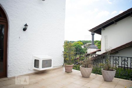 Casa de condomínio à venda com 550m², 3 quartos e 6 vagasVaranda externa