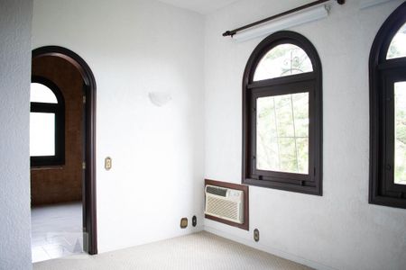 Casa de condomínio à venda com 550m², 3 quartos e 6 vagasQuarto Suíte 3