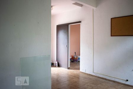 Casa de condomínio à venda com 550m², 3 quartos e 6 vagasQuarto de Serviço