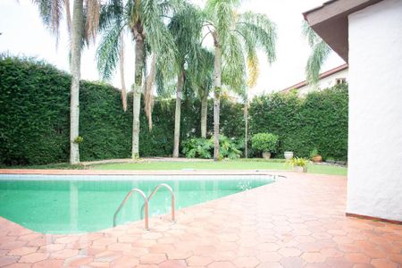 Casa de condomínio à venda com 550m², 3 quartos e 6 vagasPiscina