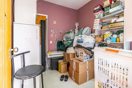 Apartamento à venda com 127m², 3 quartos e 2 vagas Apartamento à venda com 127m², 3 quartos e 2 vagasQuarto de Serviço
