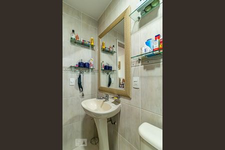 Apartamento à venda com 127m², 3 quartos e 2 vagas Apartamento à venda com 127m², 3 quartos e 2 vagasBanheiro da Suíte