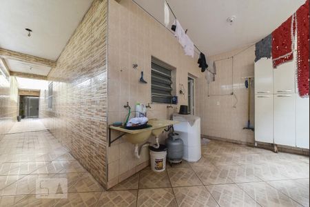 Casa à venda com 250m², 4 quartos e 2 vagasLavanderia