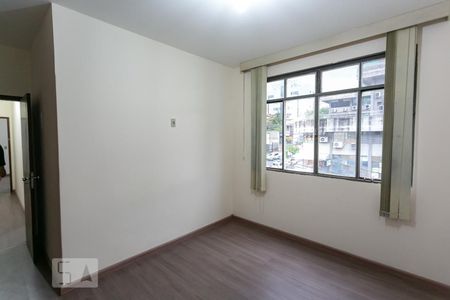 Apartamento à venda com 345m², 4 quartos e 2 vagas Apartamento à venda com 345m², 4 quartos e 2 vagasQuarto 4 - Suíte