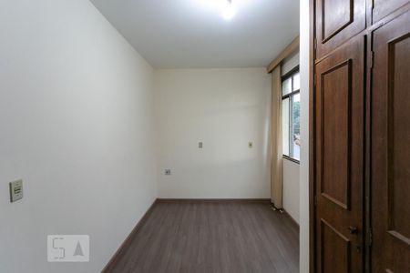 Apartamento à venda com 345m², 4 quartos e 2 vagas Apartamento à venda com 345m², 4 quartos e 2 vagasQuarto 3 - Suíte