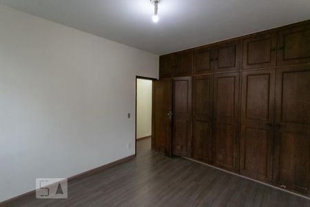 Apartamento à venda com 345m², 4 quartos e 2 vagas Apartamento à venda com 345m², 4 quartos e 2 vagasQuarto 1