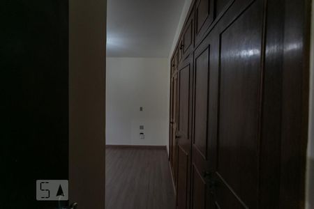 Apartamento à venda com 345m², 4 quartos e 2 vagas Apartamento à venda com 345m², 4 quartos e 2 vagasQuarto 4 - Suíte