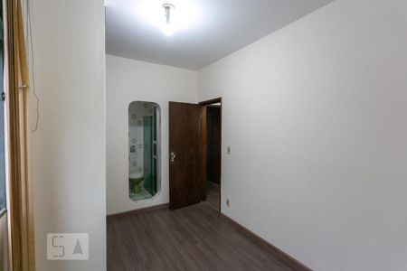 Apartamento à venda com 345m², 4 quartos e 2 vagas Apartamento à venda com 345m², 4 quartos e 2 vagasQuarto 3 - Suíte
