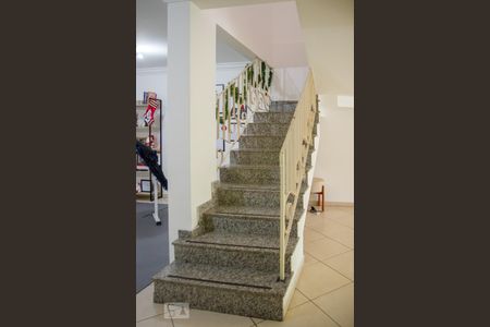 Escada de casa à venda com 4 quartos, 199m² em Santa Maria, São Caetano do Sul