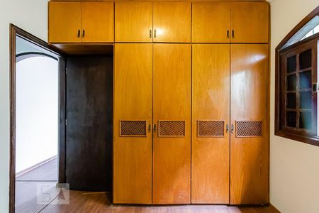 Casa à venda com 100m², 2 quartos e 2 vagas Casa à venda com 100m², 2 quartos e 2 vagasQuarto 1