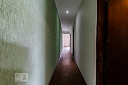 Casa à venda com 100m², 2 quartos e 2 vagas Casa à venda com 100m², 2 quartos e 2 vagasCorredor