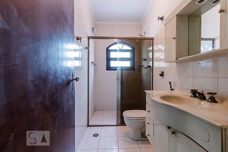 Casa à venda com 100m², 2 quartos e 2 vagas Casa à venda com 100m², 2 quartos e 2 vagasBanheiro