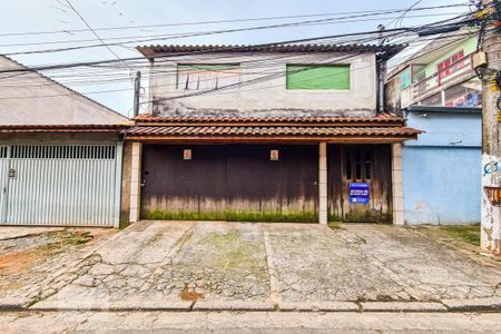 Fachada de casa para alugar com 3 quartos, 60m² em Vila Irmaos Arnoni, São Paulo