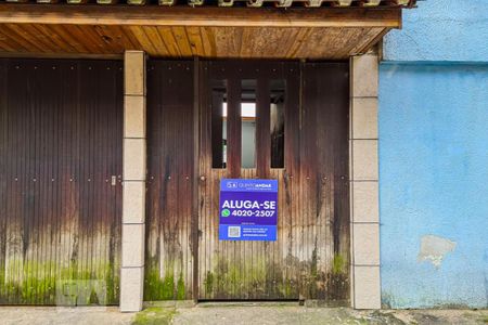 Plaquinha de casa para alugar com 3 quartos, 60m² em Vila Irmaos Arnoni, São Paulo