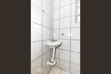 Banheiro de casa para alugar com 3 quartos, 60m² em Vila Irmaos Arnoni, São Paulo