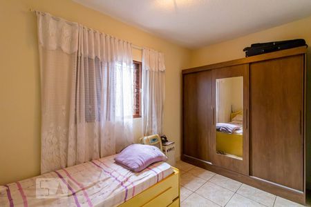 Casa à venda com 200m², 4 quartos e 1 vaga Casa à venda com 200m², 4 quartos e 1 vagaQuarto 1 Casa 2