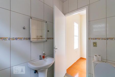 Casa à venda com 200m², 4 quartos e 1 vaga Casa à venda com 200m², 4 quartos e 1 vagaBanheiro Casa 1