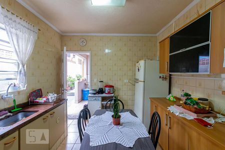 Casa à venda com 200m², 4 quartos e 1 vaga Casa à venda com 200m², 4 quartos e 1 vagaCozinha Casa 2