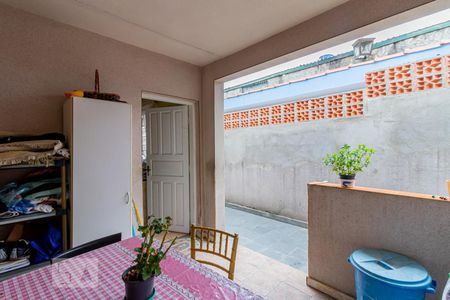 Casa à venda com 200m², 4 quartos e 1 vaga Casa à venda com 200m², 4 quartos e 1 vagaÁrea de Serviço Casa 2