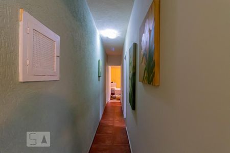 Casa à venda com 200m², 4 quartos e 1 vaga Casa à venda com 200m², 4 quartos e 1 vagaCorredor Casa 2