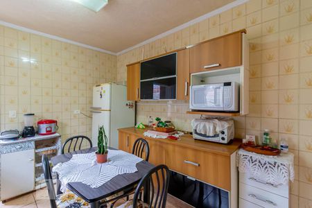 Casa à venda com 200m², 4 quartos e 1 vaga Casa à venda com 200m², 4 quartos e 1 vagaCozinha Casa 2