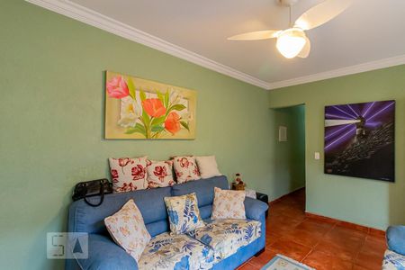 Casa à venda com 200m², 4 quartos e 1 vaga Casa à venda com 200m², 4 quartos e 1 vagaSala Casa 2