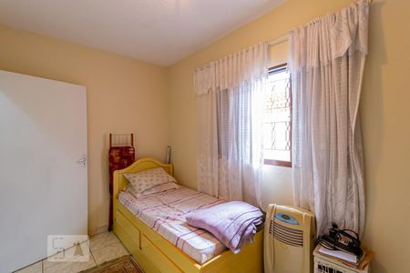 Casa à venda com 200m², 4 quartos e 1 vaga Casa à venda com 200m², 4 quartos e 1 vagaQuarto 1 Casa 2