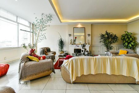 Sala 1 de apartamento para alugar com 3 quartos, 350m² em República, São Paulo
