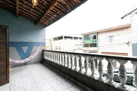 Casa à venda com 181m², 3 quartos e 2 vagasSuíte - Varanda